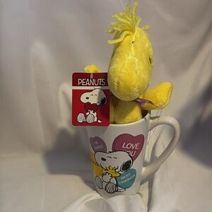 Peanuts Snoopy Mug with Yellow Woodstock Plush